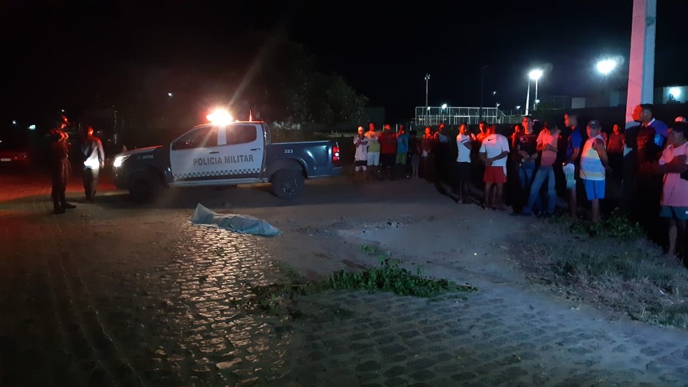 Jovem de 20 anos foi morto na noite desta quarta-feira (4) em SÃ£o JosÃ© de Mipibu â€” Foto: SÃ©rgio Henrique Santos/Inter TV Cabugi