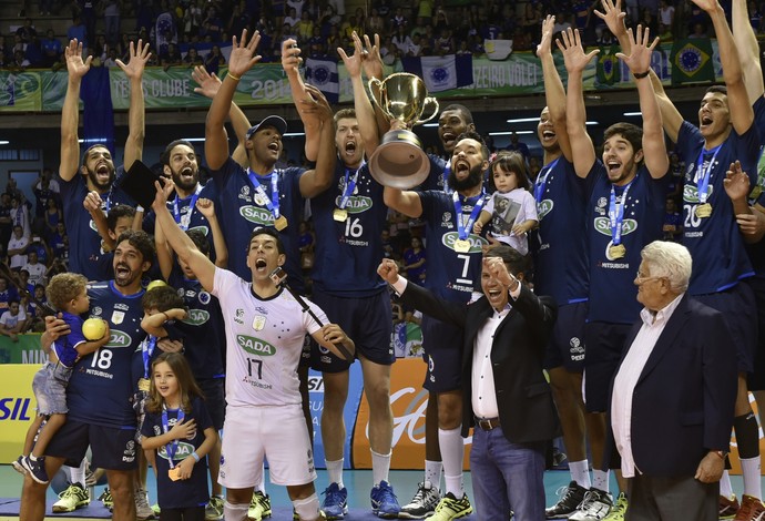 Cruzeiro campeão Superliga 2015 (Foto: Alexandre Araújo)