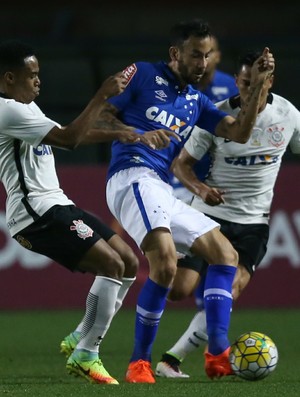 Dupla baixa: médicos confirmam  lesão em Arrascaeta e Ariel Cabral