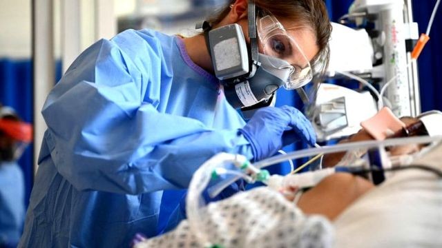 BBC Médicos do Reino Unido que trataram paciente em hospital de Londres dizem que infecções persistentes ainda são raras (Foto: GETTY IMAGES (via BBC))