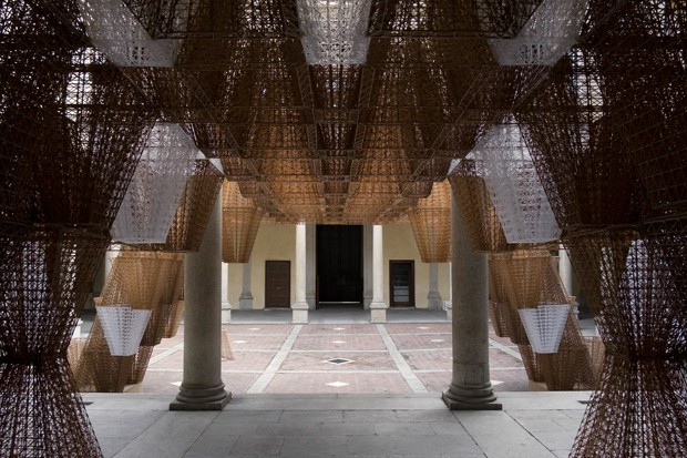Arquiteto francês cria instalação com tijolos bioplásticos em Milão (Foto: Divulgação)