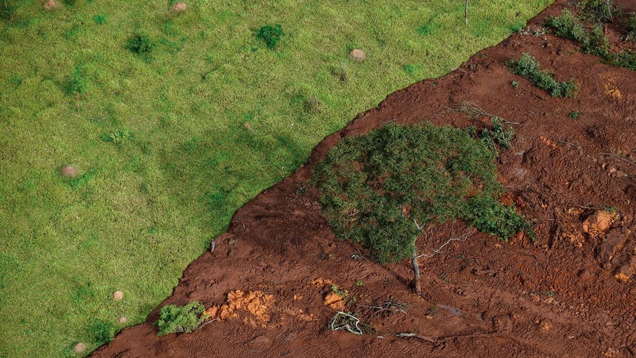 Vista aérea de trecho atingido pelo rompimento da barragem da mina Córrego do Feijão, da Vale, em janeiro de 2019