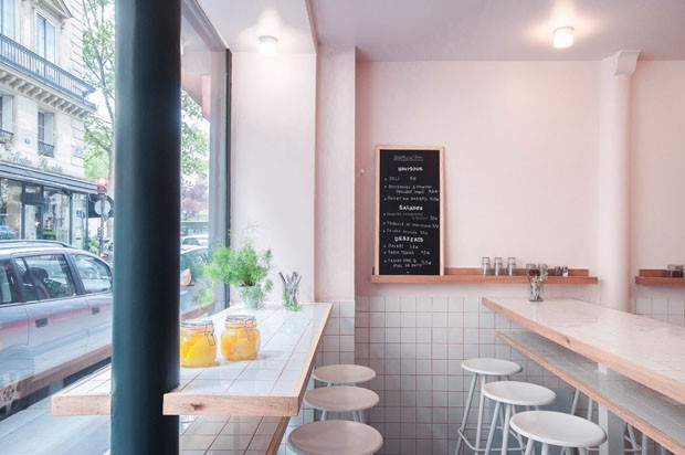 Restaurante em Paris tem interiores millennial pink para você se apaixonar (Foto: Studio Sur Rue/Divulgação)