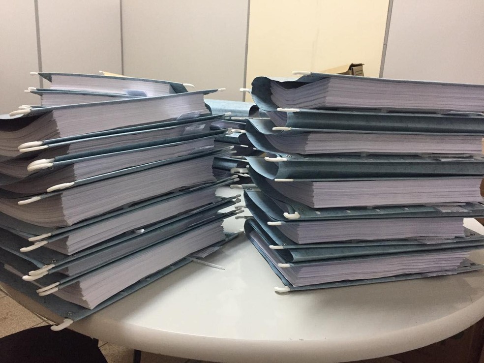Processo tem mais de 15 mil páginas — Foto: Marcus Pena/G1