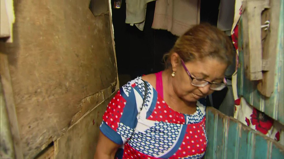 Juanita contou como é viver e palafitas: "com ratos" — Foto: Reprodução/TV Globo 