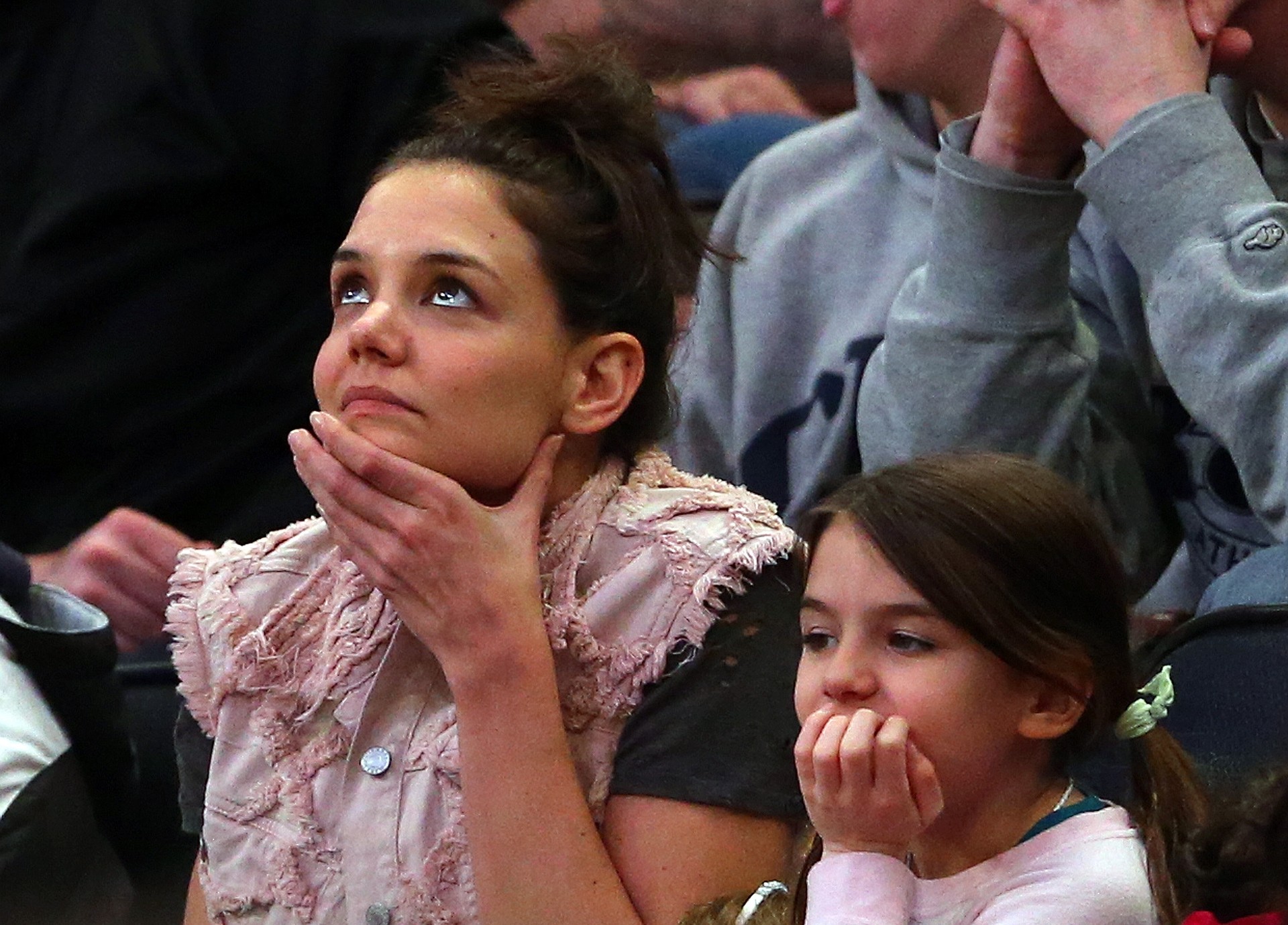Mãe e filha foram acompanhar a final regional de um torneio de basquete. (Foto: Getty Images)