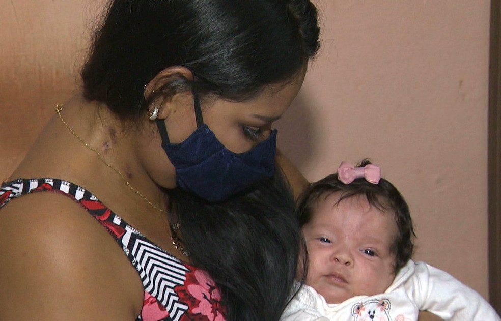 Rafaela e Sofia Vitória já estão bem e em casa, após serem intubadas, em Campina Grande — Foto: TV Paraíba/Reprodução
