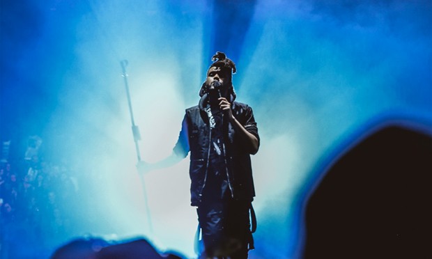 The Weeknd usando as peças da linha WANGXO durante a turnê 'Beauty Behind The Madness' (Foto: Reprodução/Instagram Alexander Wang)