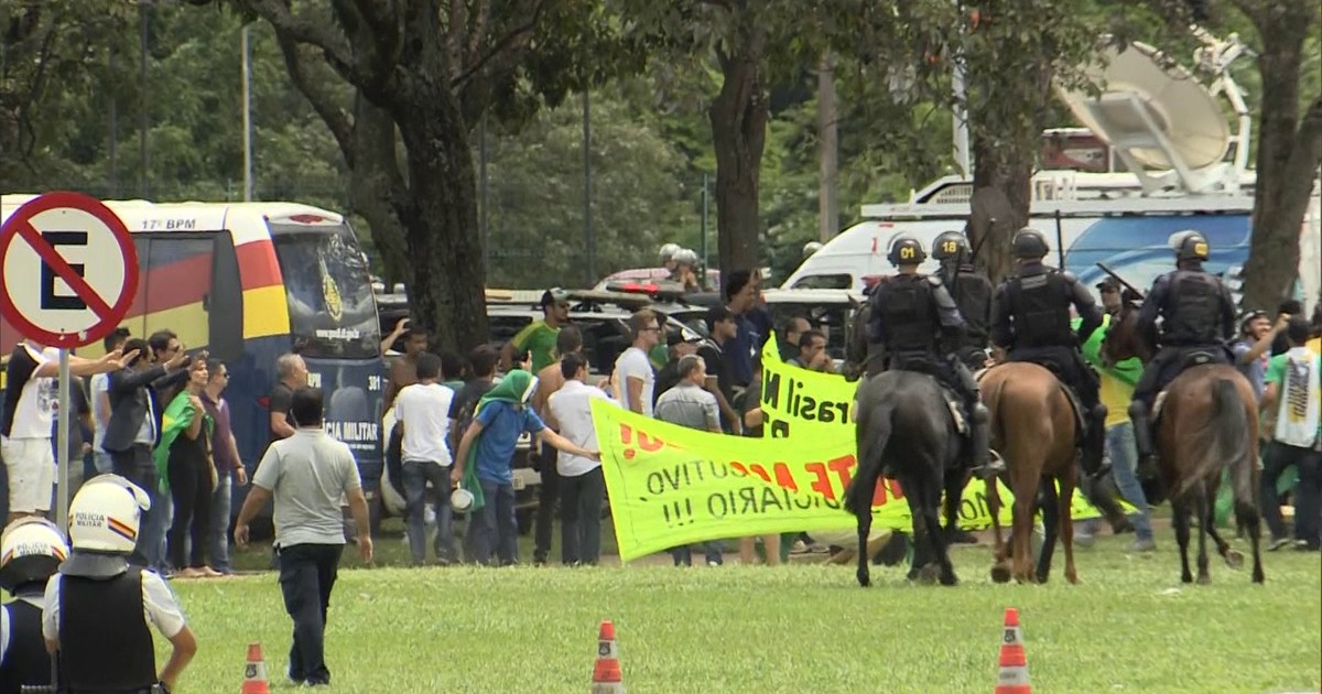 G1 - DF recomenda que grupos anti-Dilma evitem Esplanada nesta sexta ...