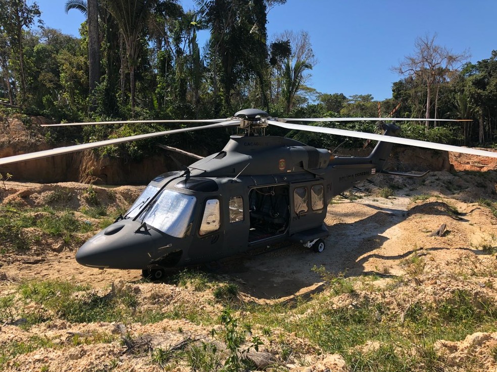 Helicópetero usado na operação em reservas (Foto: DPF/Divulgação)