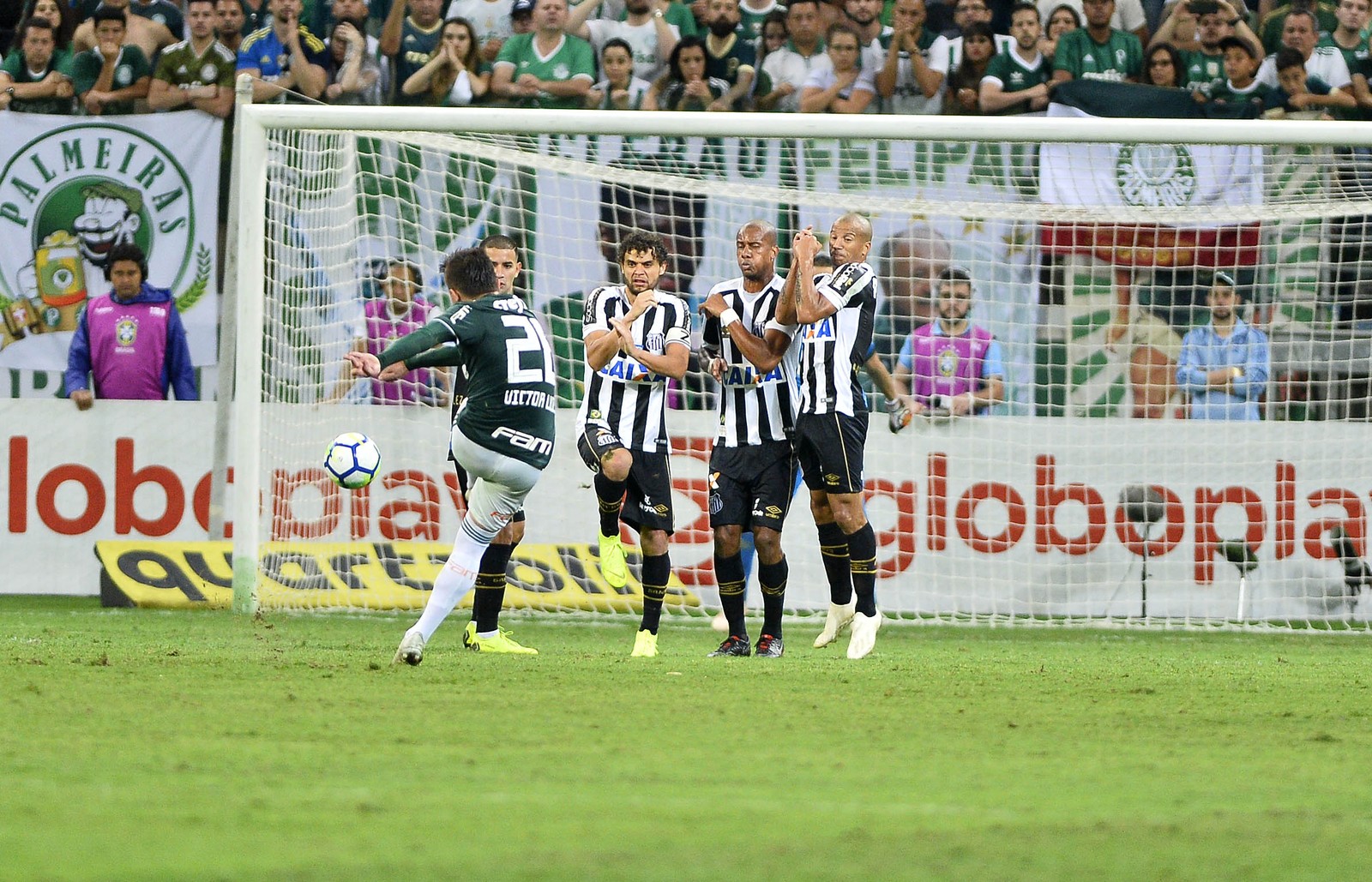 Palmeiras chega a 35% dos gols em bolas paradas e tem semana cheia para aprimorar jogada
