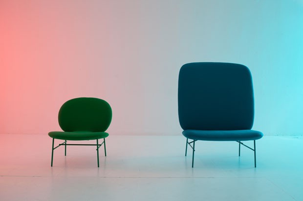   (Foto: Cadeira-lounge e poltrona alta  criadas pelo estúdio Claesson Koivisto Rune)