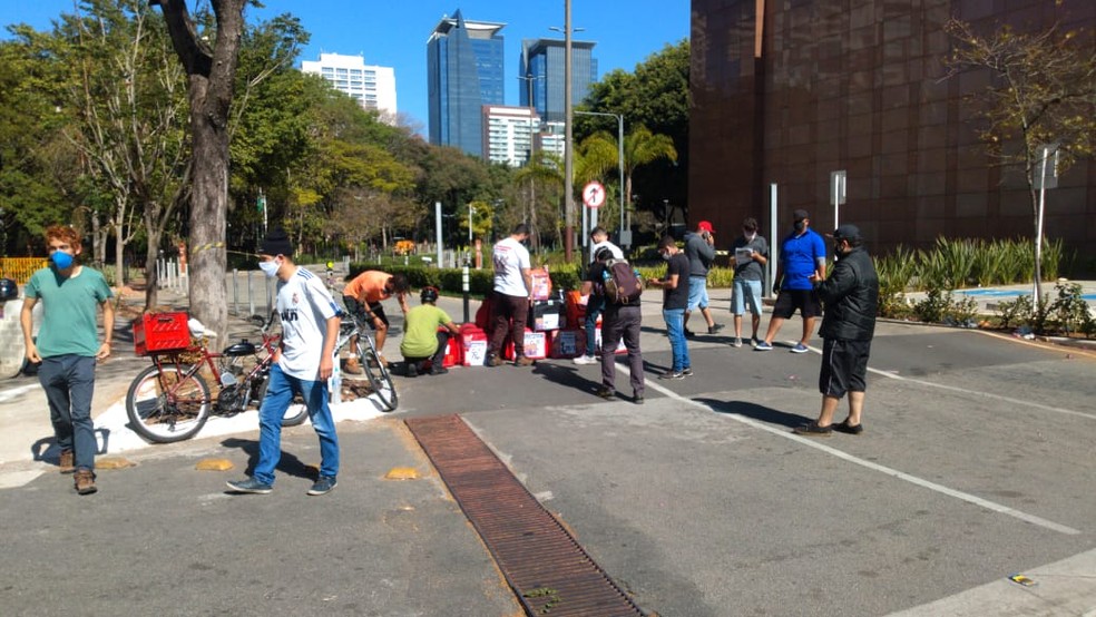 Protesto de entregadores ocorre pacificamente em SP &mdash; Foto: David Irikura/TV Globo