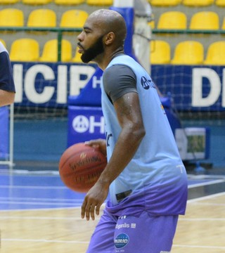 OFF - Após semana de recuperação, Larry diz estar pronto para jogo contra o Fla