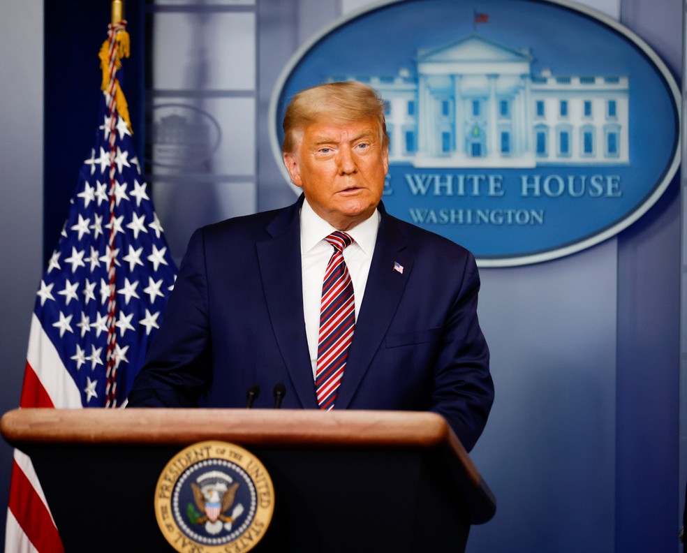 Donald Trump realiza pronunciamento na Casa Branca sobre a eleição, nesta quinta-feira (5) — Foto: Carlos Barria/Reuters