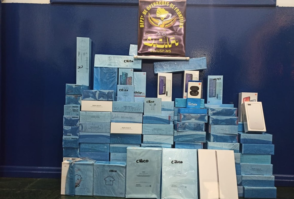 Carga com produtos eletrônicos contrabandeados do Paraguai é apreendida em Bataguassu (MS). — Foto: DOF/Divulgação