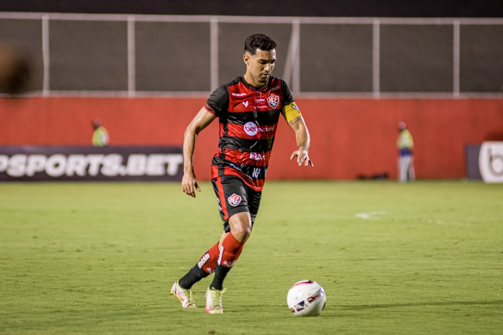 Alan Santos era capitão no Vitória — Foto: Pietro Carpi/ EC Vitória