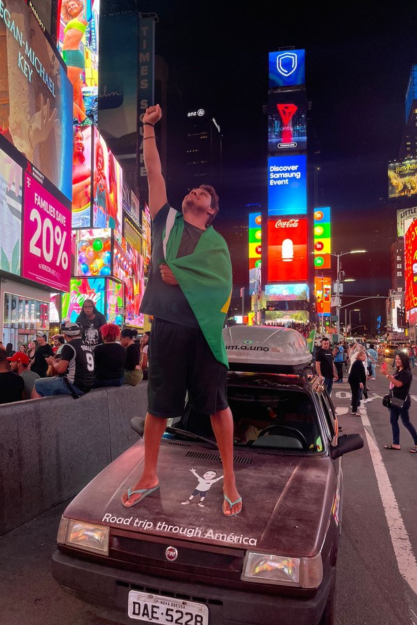 Luiz Torelli na Avenida Times Square, em Nova York (NY) (Foto: Arquivo Pessoal/Reprodução)