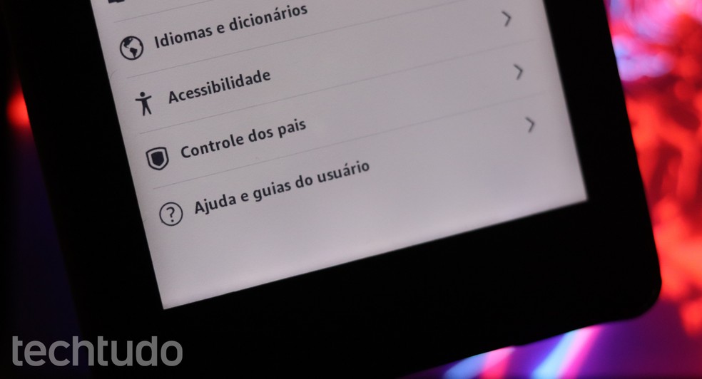 Kindle permite controle dos pais para ser usado de forma segura por crianças — Foto: Danilo Paulo de Oliveira/TechTudo