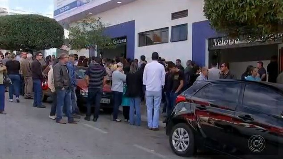 Velório de vítimas de acidente foi feito em Itapeva (SP) — Foto: Reprodução/TV TEM
