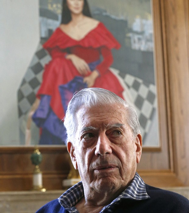 O escritor Mario Vargas Llosa, em sua atual residência em Madri. O escritor e Isabel Preysler vivem, atualmente, em Porta de Hierro (Foto: Kiko Huesca/EFE)