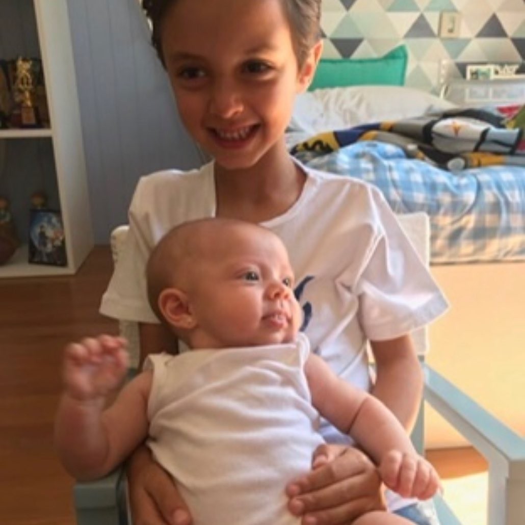 Arthur e Manuela, filhos de Eliana (Foto: Reprodução/Instagram)