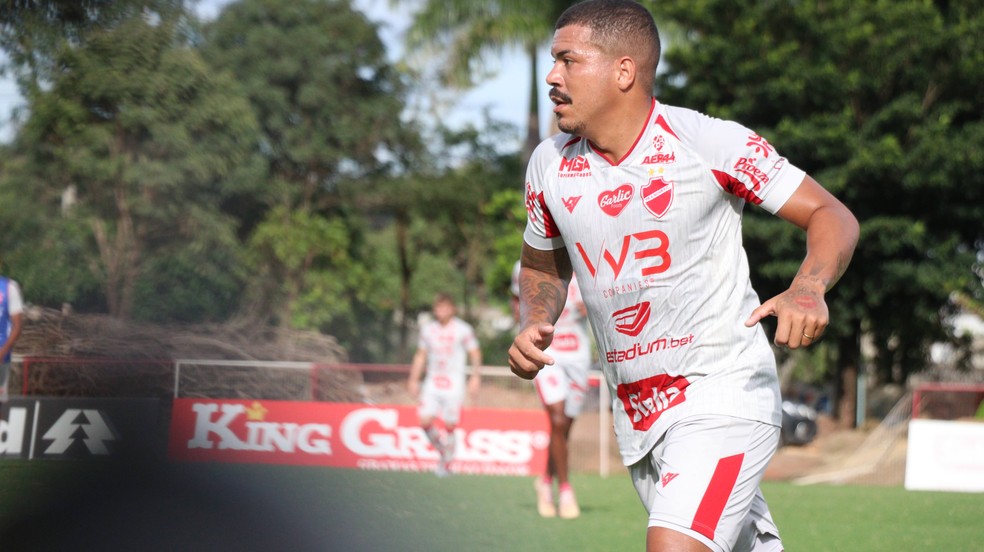 Thiago Carleto: apenas três jogos com a camisa do Tigre — Foto: Douglas Monteiro/Vila Nova