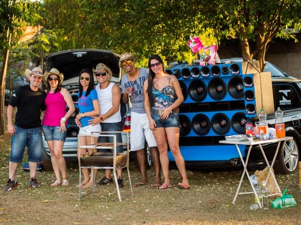 G1 - De churrasquinho a temaki: veja o que comer na Festa do Peão de  Barretos - notícias em Festa do Peão de Barretos 2014