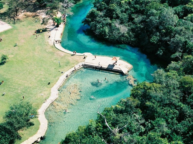Balneário municipal é uma opções do turista para contemplar a natureza em Bonito (Foto: Divulgação/Secretaria de Turismo de Bonito)