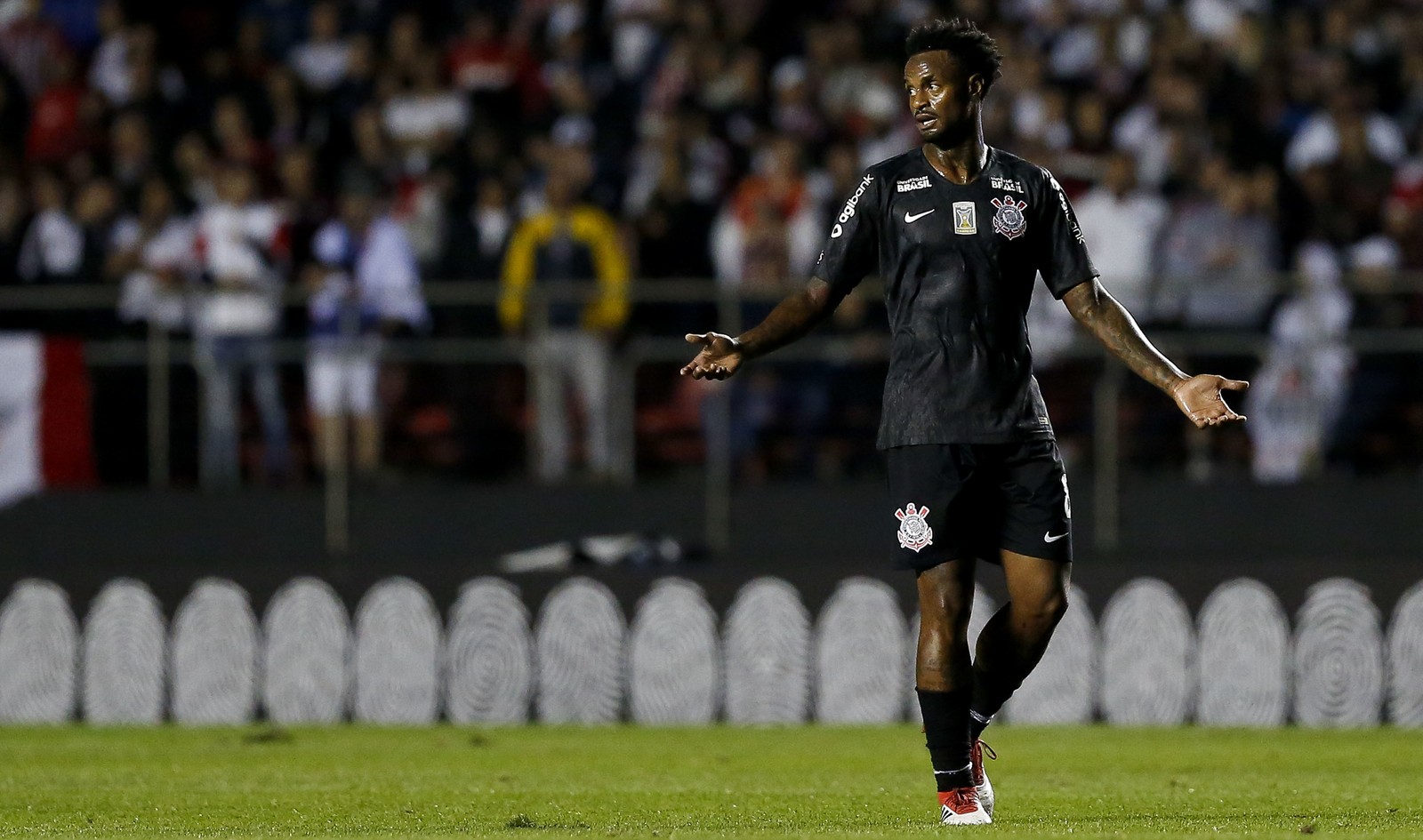 Renê Júnior rompe ligamento do joelho e só volta a jogar pelo Corinthians em 2019