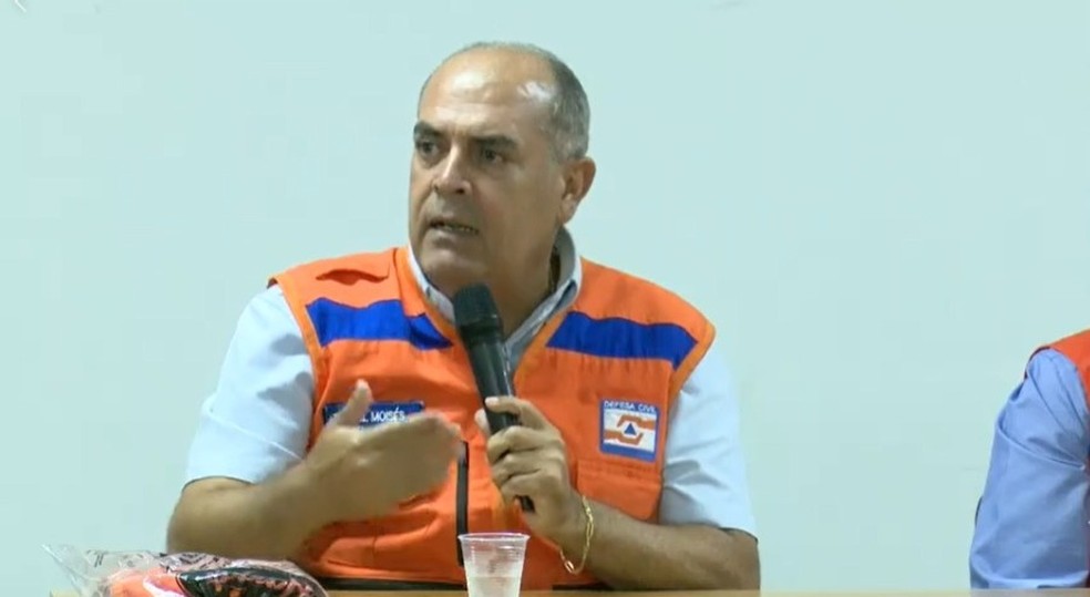 Tenente-coronel Moisés Melo, da Defesa Civil de Alagoas, apresenta plano de segurança para fim de semana com previsão de fortes chuvas — Foto: Reprodução/Facebook