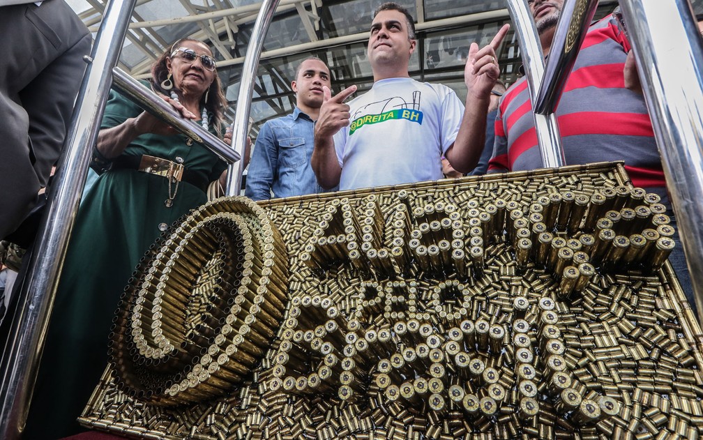 Cartuchos de munição foram usados para compor placa com nome do novo partido de Bolsonaro — Foto: Gabriela Biló/Estadão Conteúdo