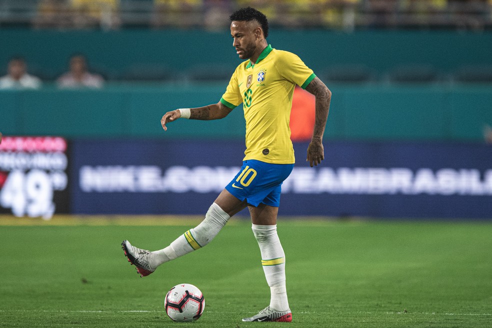 Neymar, em ação pelo Brasil contra a Colômbia, em amistoso de setembro do ano passado — Foto: Pedro Martins / MoWA Press