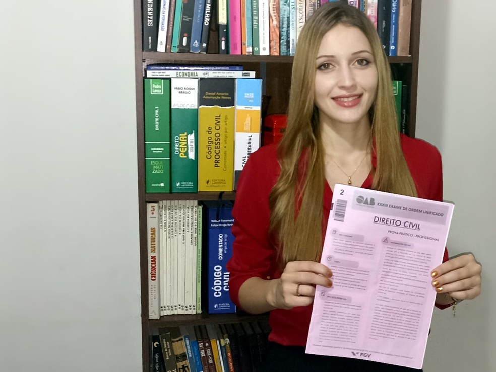 Estudante gabarita prova da OAB antes de concluir curso de direito