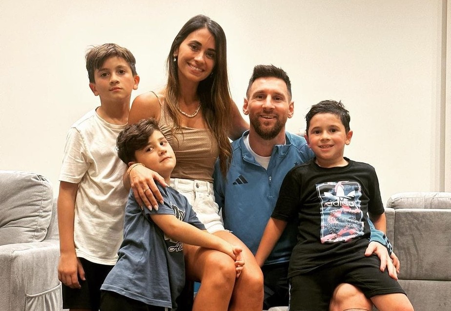 Ao lado da família, Messi agradece o ano de 2022 | Celebridades | Vogue