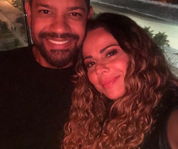 Viviane Araújo e o novo namorado, Guilherme Militão  (Foto: Reprodução)