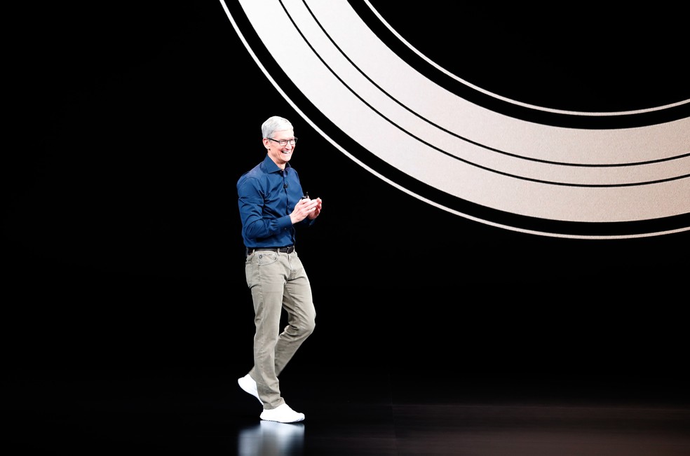 Presidente-executivo Tim Cook fala em evento da Apple, em setembro último — Foto: Reuters