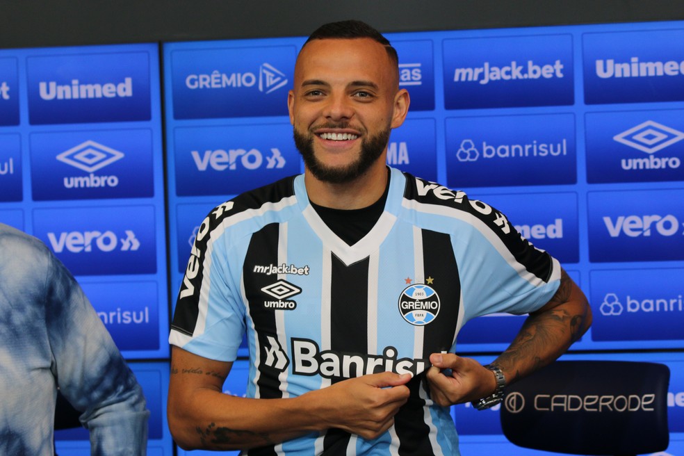 Guilherme declara que foi chamado por Roger Machado para voltar ao tricolor