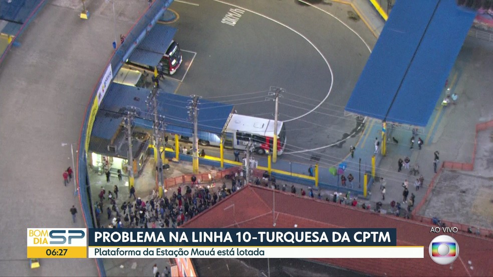 Plataformas lotadas na Linha 10-Turquesa (Foto: Reprodução/TV Globo)