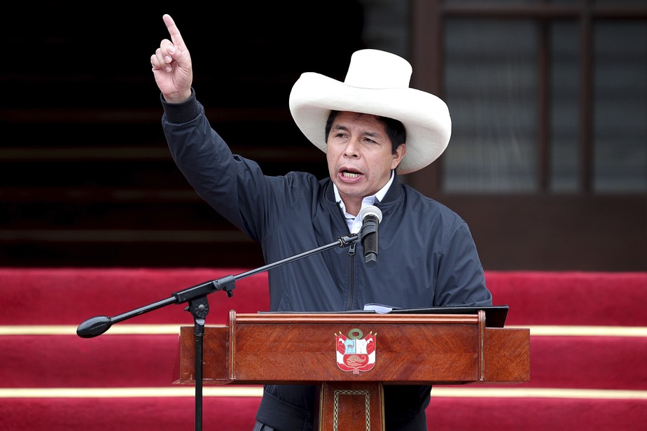 Chefe do Judiciário pede convocação do Conselho de Estado para discutir crise política no Peru