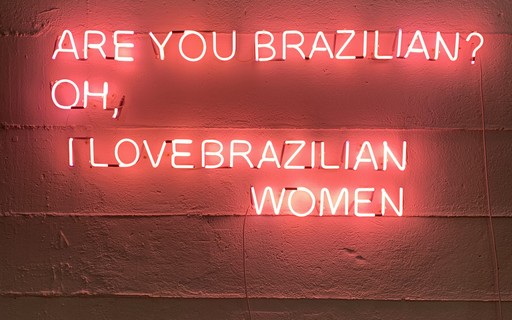 Samba, sexo e nudez: o estereótipo da brasileira no exterior versus o assédio - Marie Claire Brasil
