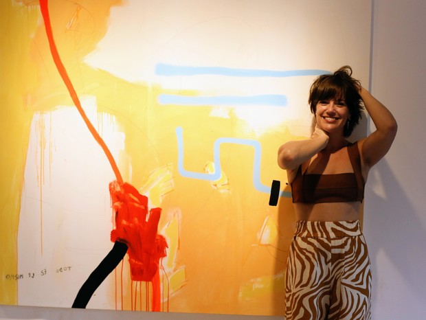 Natália Lage na exposição Corda Bamba, no Rio de Janeiro (Foto: Daniel Delmiro/AgNews)