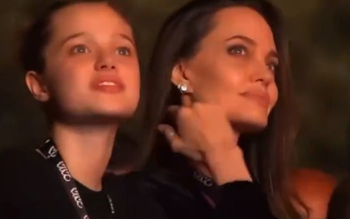 Angelina Jolie se empolga no show do Måneskin com a filha, Shiloh