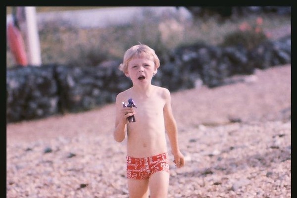 Simon Pegg na infância (Foto: Reprodução/Instagram)