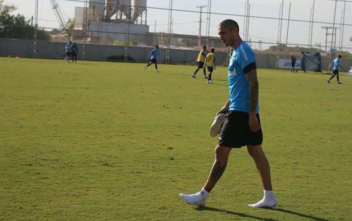 Braian Rodríguez vai a campo pela 1ª vez e observa treino do Grêmio no CT