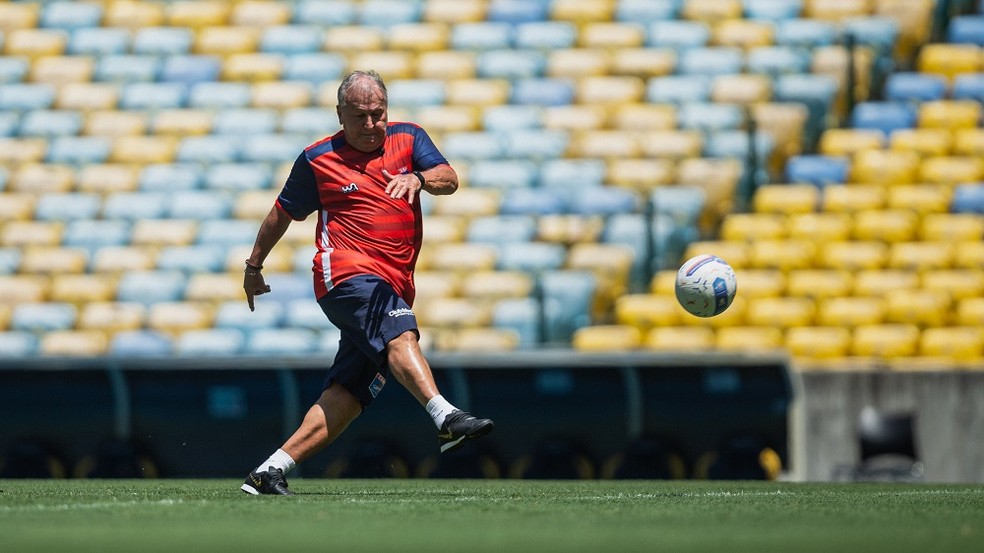 Mostrou espírito diferente, Zico lamenta pontos perdidos, mas vê Flamengo forte na briga