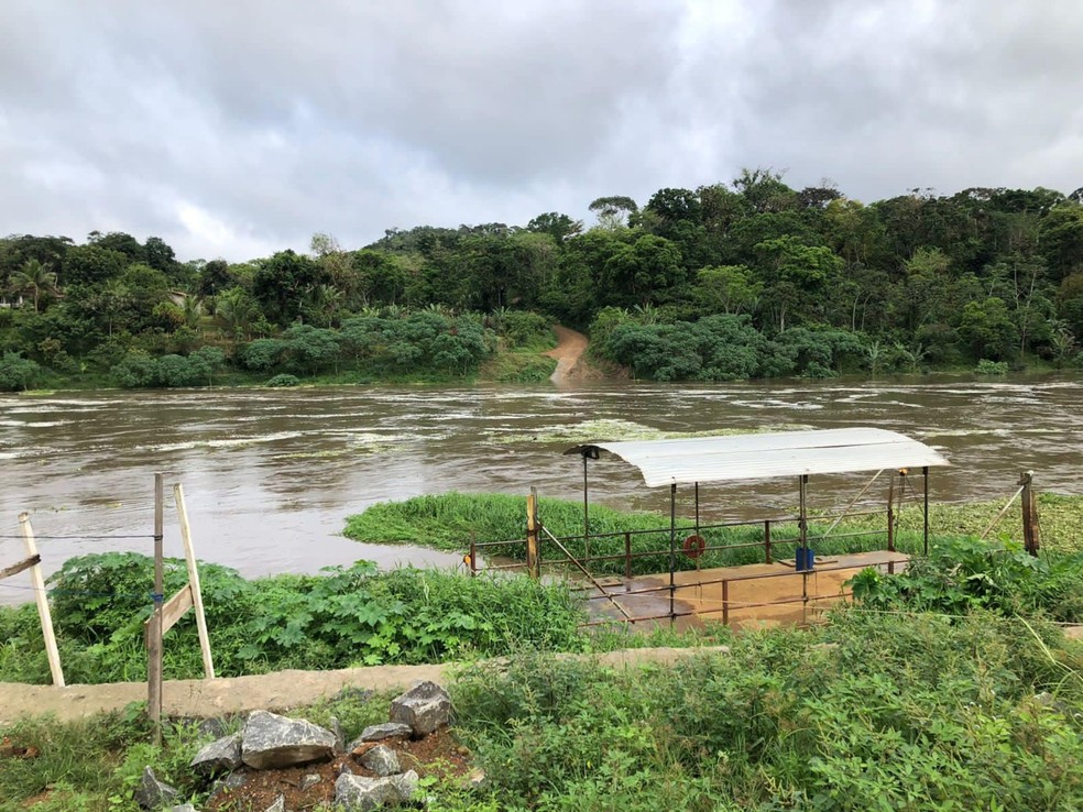 Canoa vira em rio em Itacaré, no sul da Bahia — Foto: Divulgação/Prefeitura de Itacaré