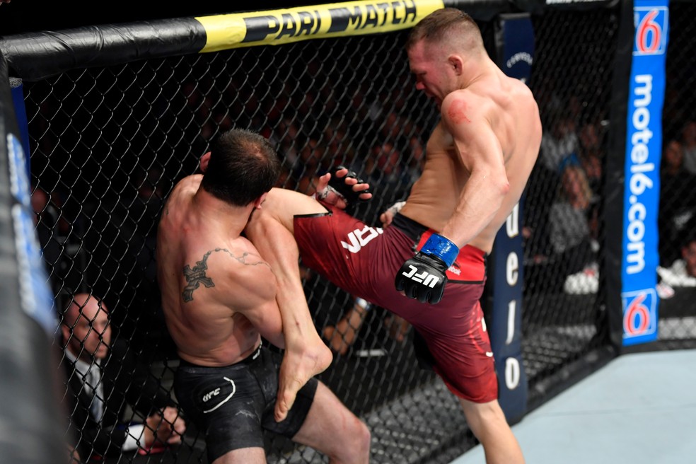 Petr Yan conseguiu knockdowns em momentos importantes na vitÃ³ria sobre Jimmie Rivera â?? Foto: Getty Images