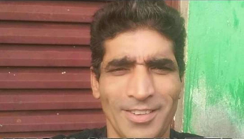 Pedreiro identificou larvas comendo a cabeça dele em Praia Grande, SP — Foto: Reprodução/Praia Grande Mil Grau