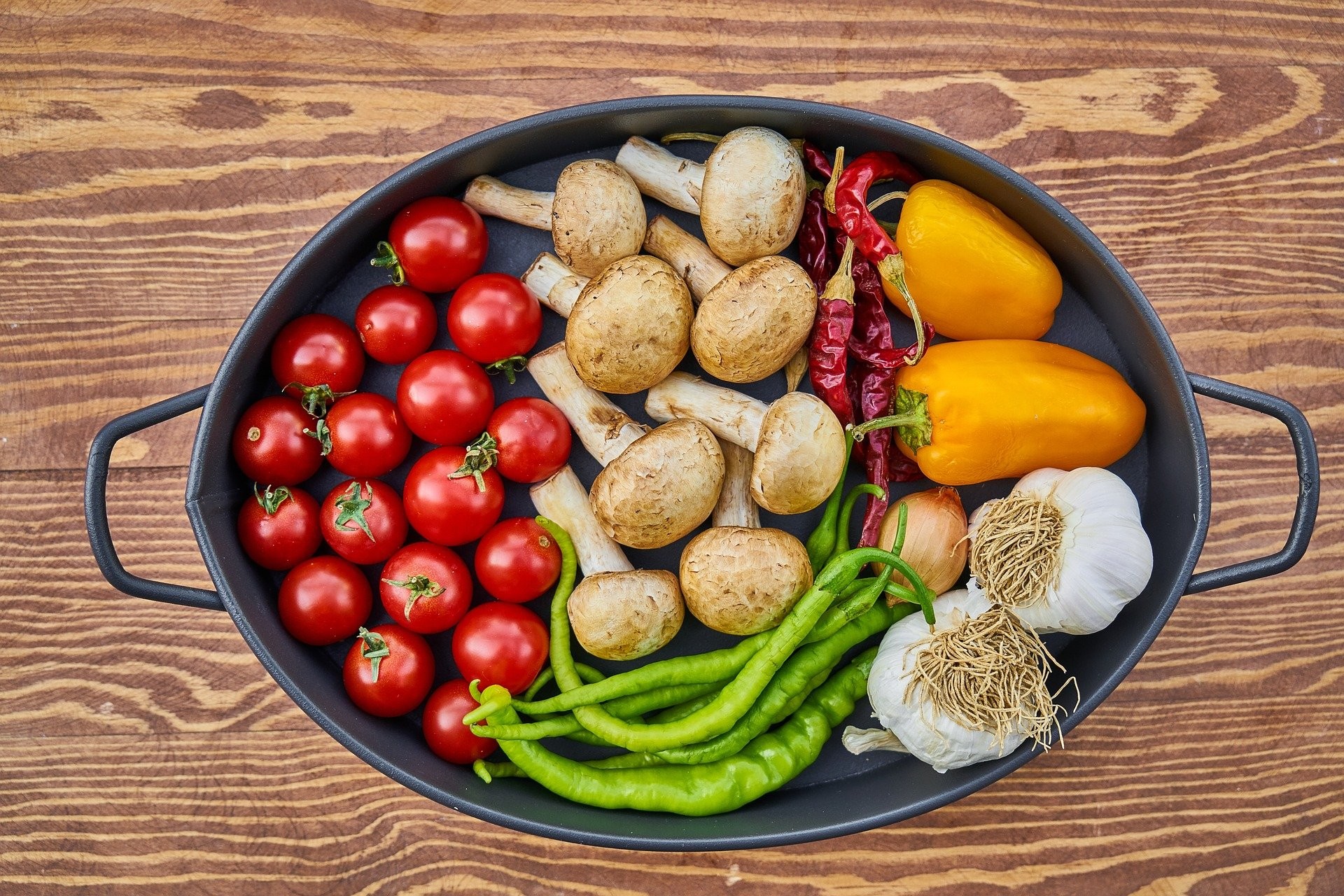 Panela com ingredientes veganos (Foto: Pixabay)